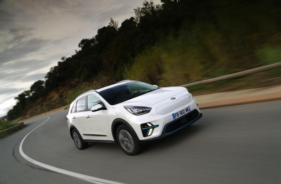  Kia e-Niro 2018 года  (WW) (фото 19 из 41)